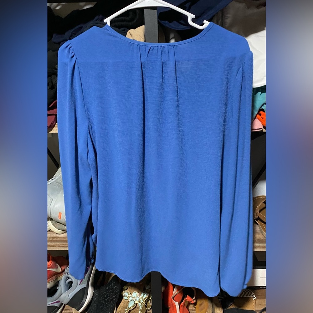 Elegant Blue V-Neck Blouse - Picture 2 of 3